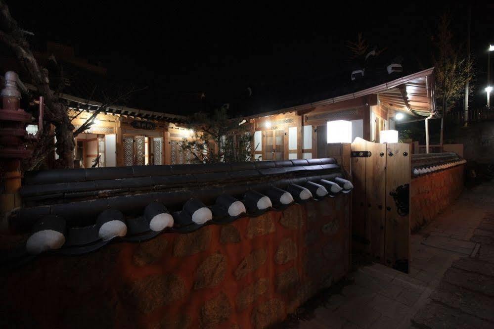 Bu Kyung Dang Hotel Jeonju Bagian luar foto